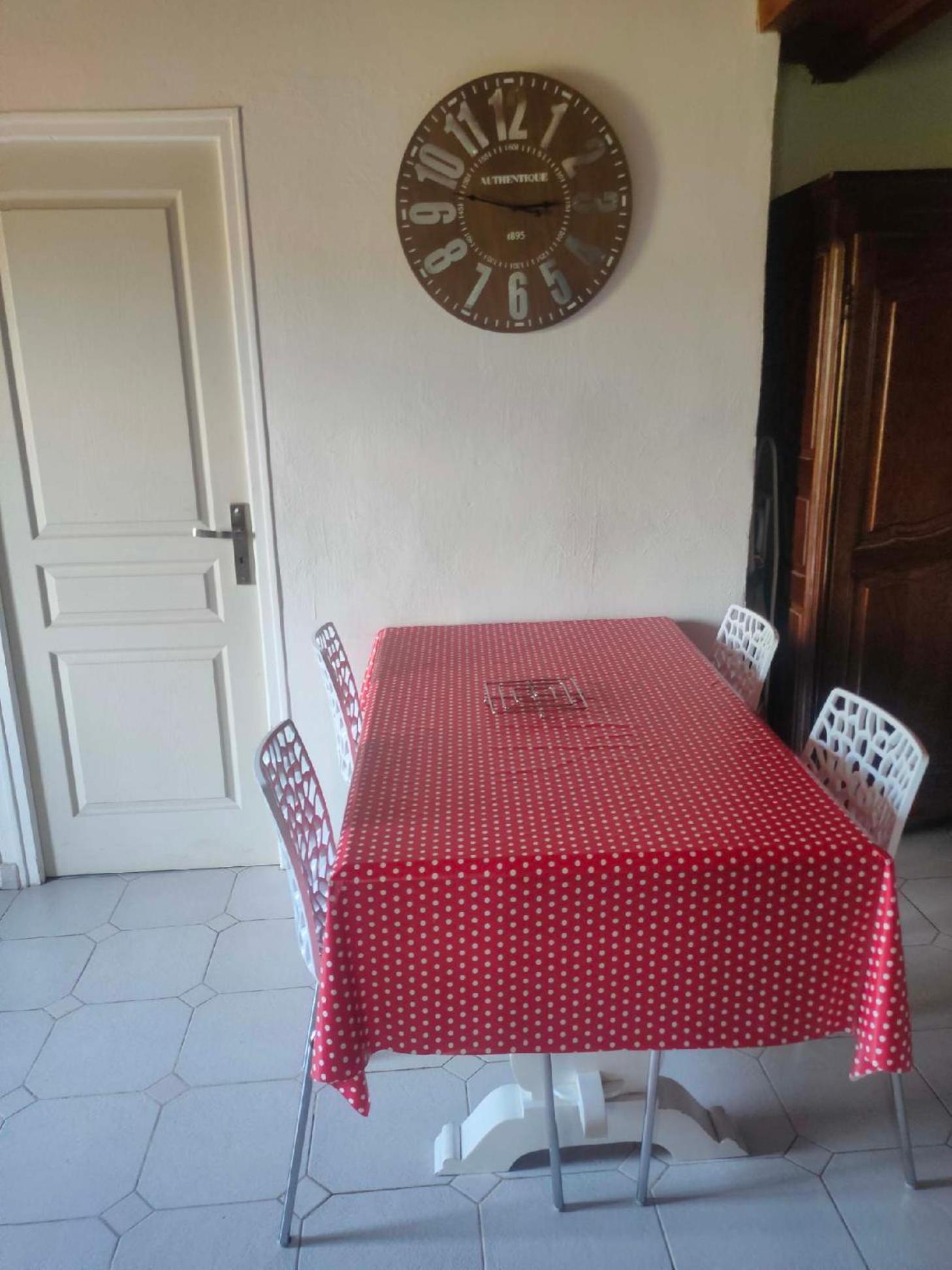 Appartement Avec Grand Jardin Et Parking, Uzes Ngoại thất bức ảnh